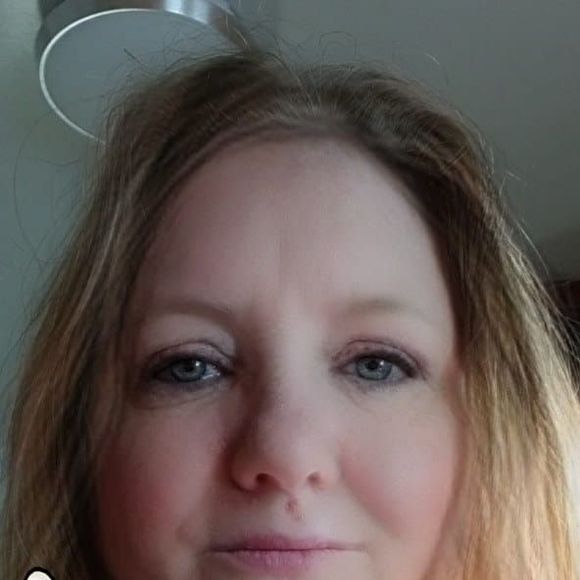 Meet your Posher, Lisa - Picture 1 of 1